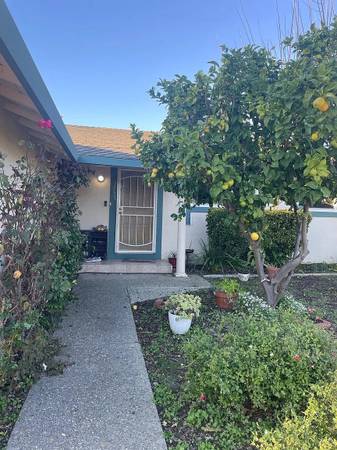 Listing photo 1 of 5