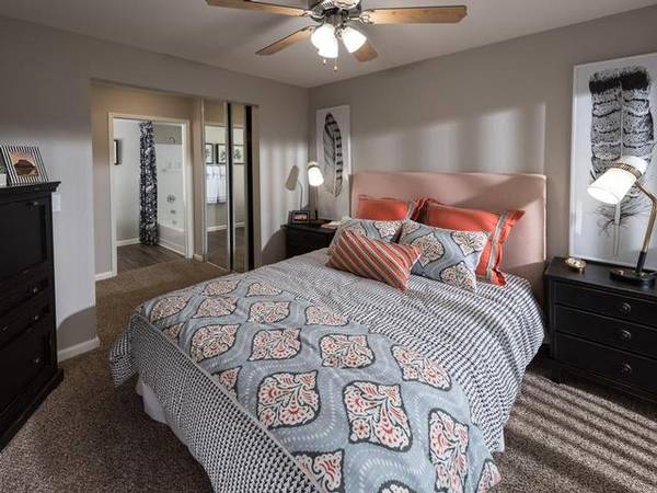 Listing photo 1 of 4