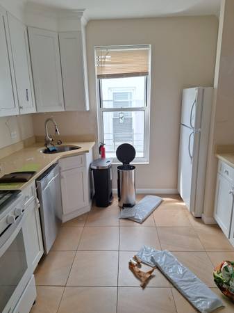 Listing photo 1 of 4