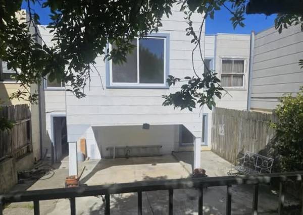 Listing photo 1 of 5