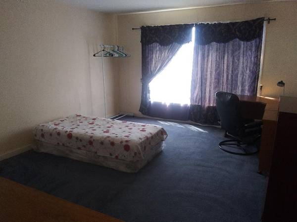 Listing photo 1 of 5