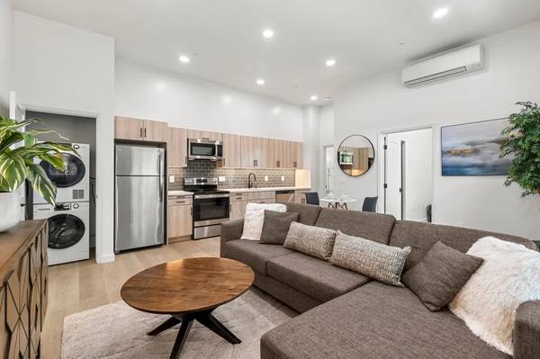 Listing photo 1 of 5