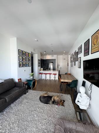 Listing photo 1 of 5