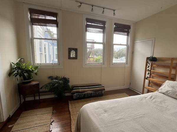 Listing photo 1 of 3