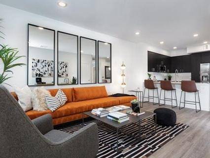 Listing photo 1 of 5