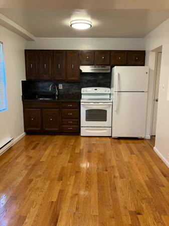 Listing photo 1 of 5