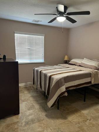Listing photo 1 of 2