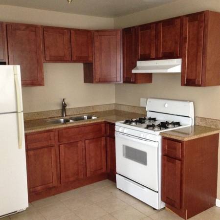 Listing photo 1 of 5