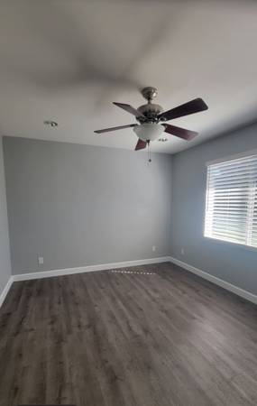 Listing photo 1 of 4