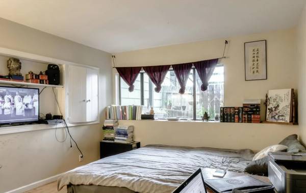 Listing photo 1 of 5