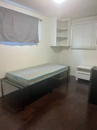 Listing photo 1 of 4