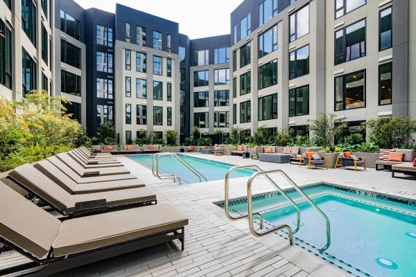 Listing photo 1 of 5