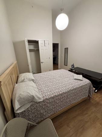 Listing photo 1 of 3