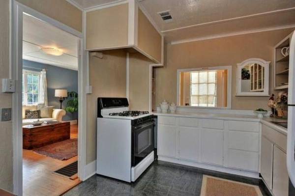 Listing photo 1 of 5