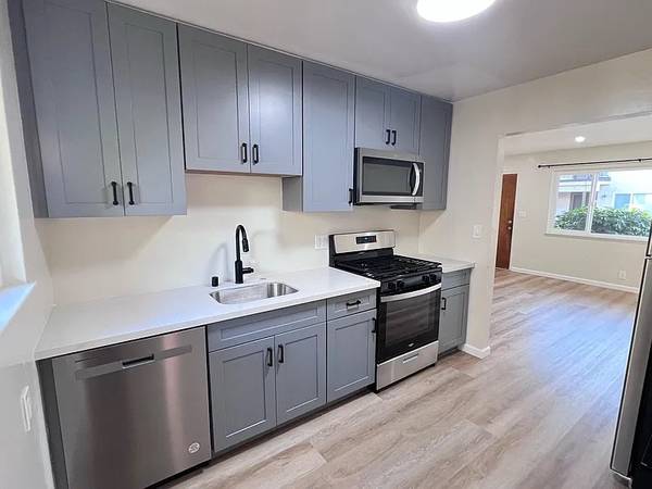 Listing photo 1 of 5