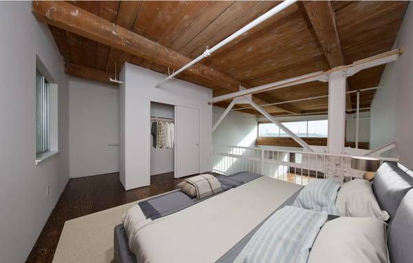 Listing photo 1 of 5