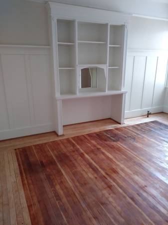 Listing photo 1 of 5