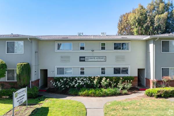 Listing photo 1 of 5