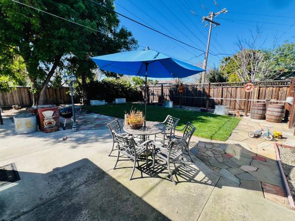 Listing photo 1 of 5