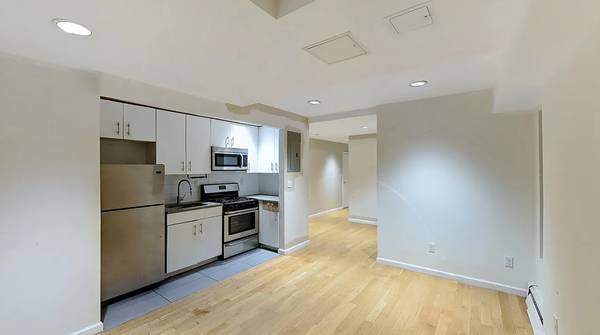 Listing photo 1 of 5