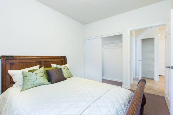 Listing photo 1 of 4