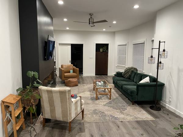 Listing photo 1 of 5