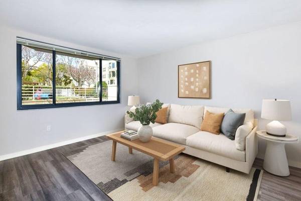 Listing photo 1 of 5