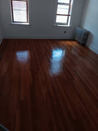 Listing photo 1 of 5