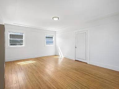 Listing photo 1 of 4