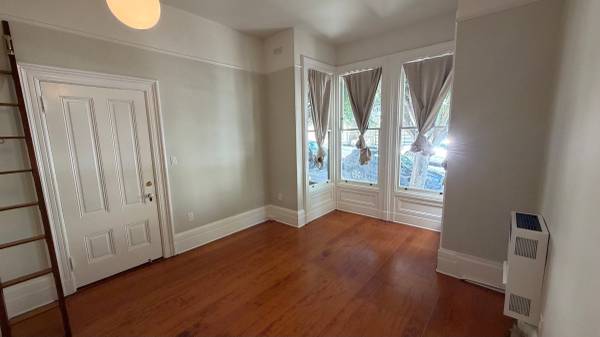 Listing photo 1 of 5