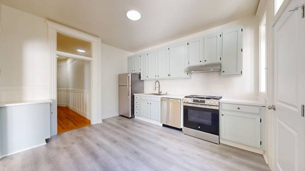 Listing photo 1 of 5
