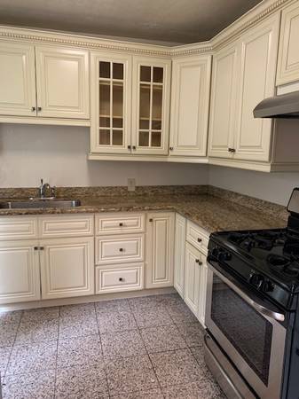 Listing photo 1 of 5