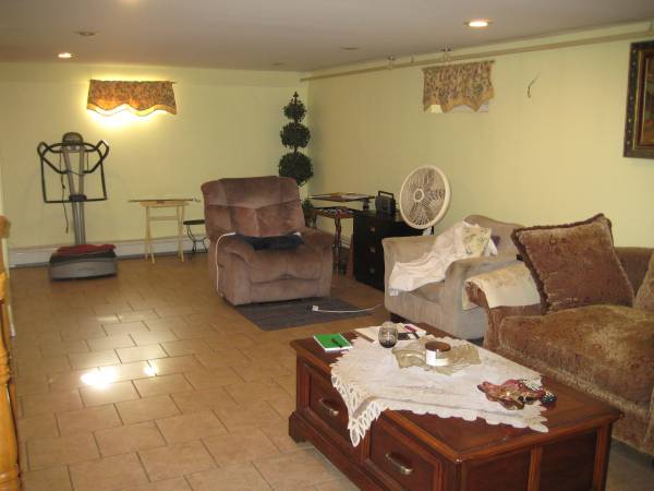 Listing photo 1 of 4