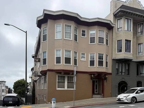 Listing photo 1 of 5