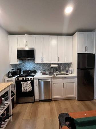 Listing photo 1 of 4