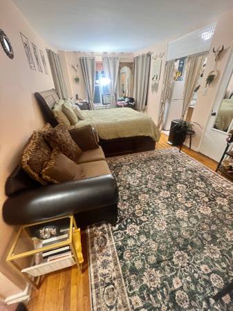 Listing photo 1 of 5