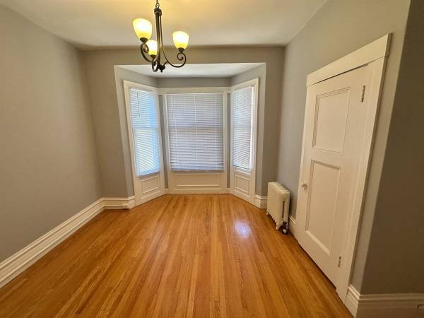 Listing photo 1 of 4