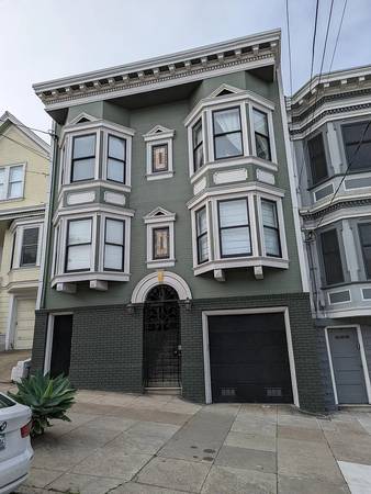 Listing photo 1 of 4