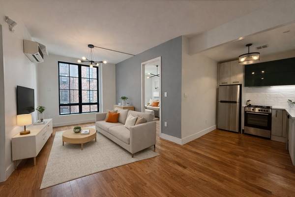 Listing photo 1 of 5