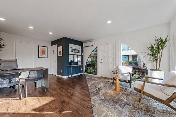 Listing photo 1 of 5