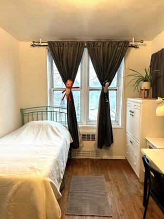 Listing photo 1 of 4