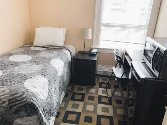 Listing photo 1 of 5