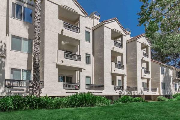 Listing photo 1 of 5