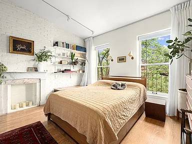 Listing photo 1 of 4