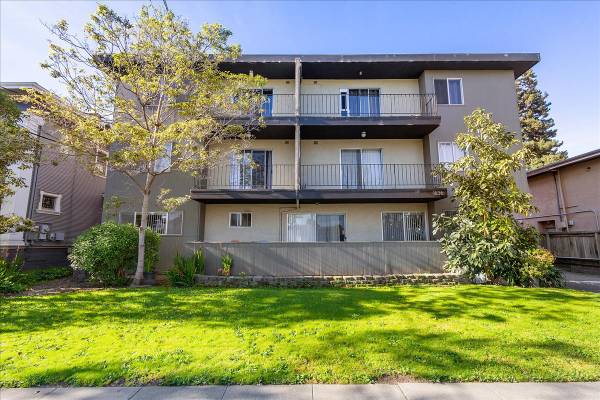 Listing photo 1 of 5