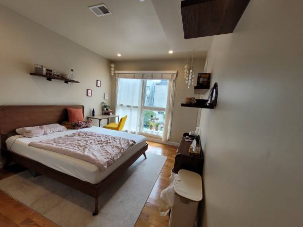 Listing photo 1 of 5