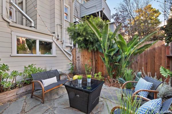 Listing photo 1 of 5