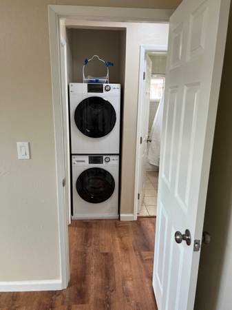 Listing photo 1 of 5