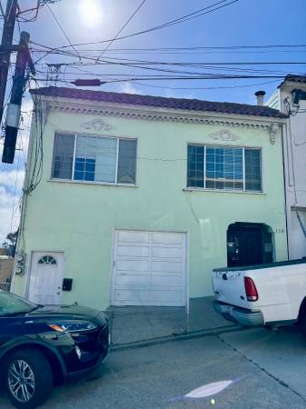 Listing photo 1 of 5