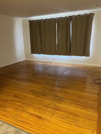 Listing photo 1 of 4